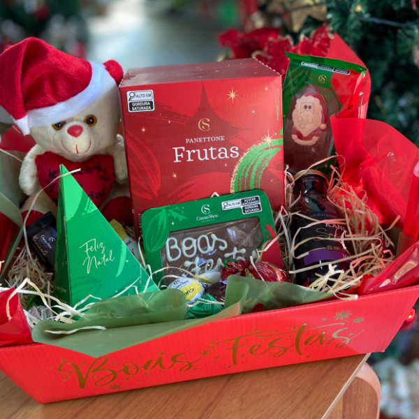 Cesta com pelúcia e&nbsp;chocolates